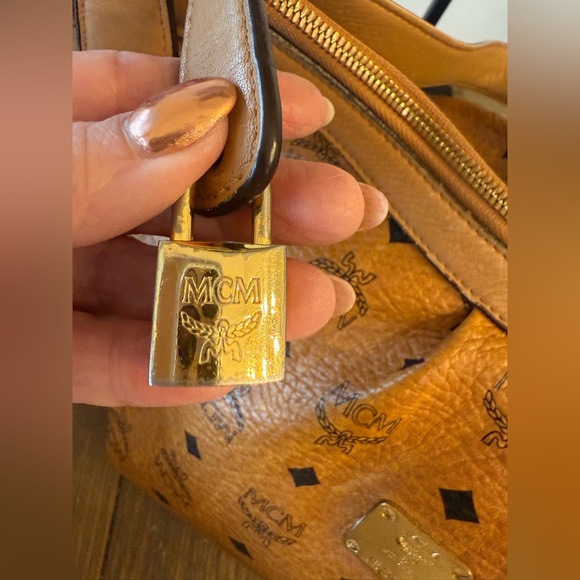 ✨ Authentic ✨ MCM - Picture 5 of 15